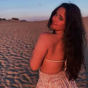 Meet your Posher, Claire